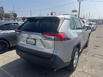 2019 Toyota RAV4 XLE   - Photo 3 - North Hollywood, CA 91601