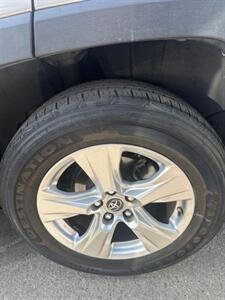2019 Toyota RAV4 XLE   - Photo 5 - North Hollywood, CA 91601