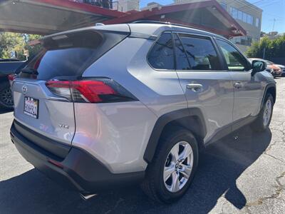 2019 Toyota RAV4 XLE   - Photo 3 - North Hollywood, CA 91601