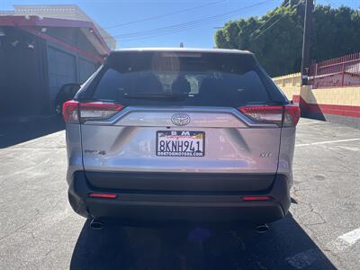 2019 Toyota RAV4 XLE   - Photo 6 - North Hollywood, CA 91601