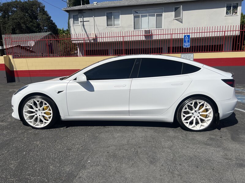 2020 Tesla Model 3 Long Range photo 7