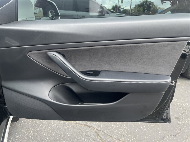 2020 Tesla Model 3 Long Range photo 49