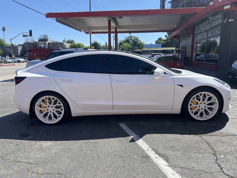 2020 Tesla Model 3 Long Range photo 3