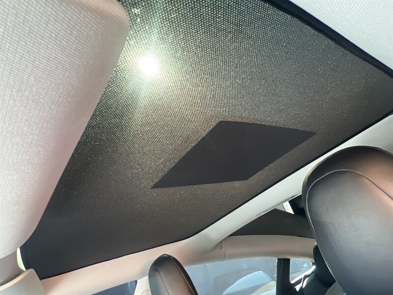 2020 Tesla Model 3 Long Range photo 31