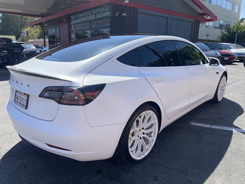 2020 Tesla Model 3 Long Range photo 4