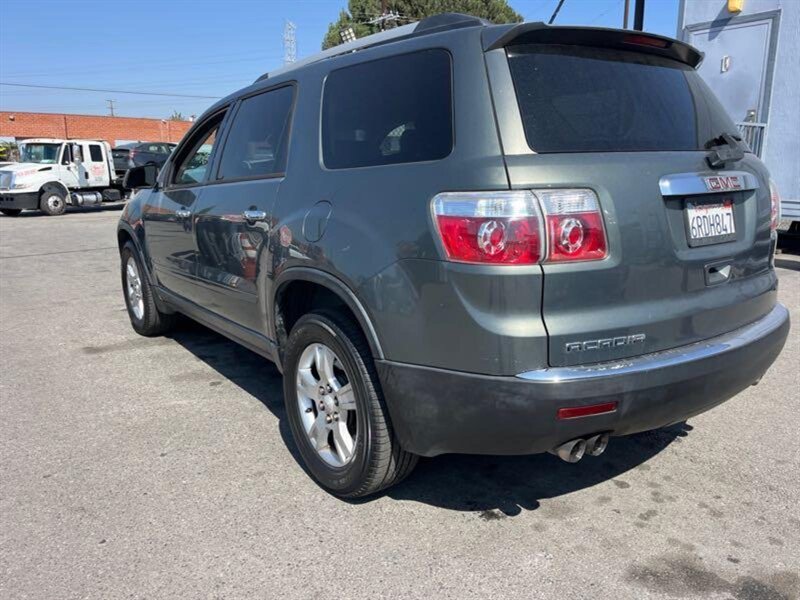 2011 Gmc Acadia SL photo 4