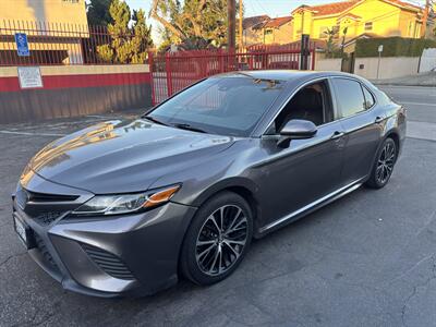 2018 Toyota Camry SE Sedan