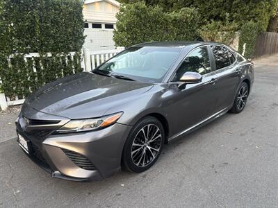 2018 Toyota Camry SE - Photo 1 - North Hollywood, CA 91601