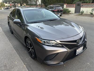 2018 Toyota Camry SE - Photo 4 - North Hollywood, CA 91601