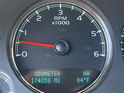 2013 Chevrolet Suburban LT - Photo 22 - North Hollywood, CA 91601