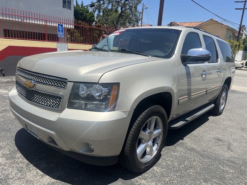 2013 Chevrolet Suburban LT   - Photo 1 - North Hollywood, CA 91601