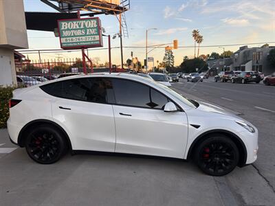 2021 Tesla Model Y Standard Range   - Photo 4 - North Hollywood, CA 91601