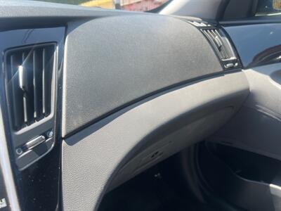 2012 Hyundai SONATA Limited   - Photo 31 - North Hollywood, CA 91601