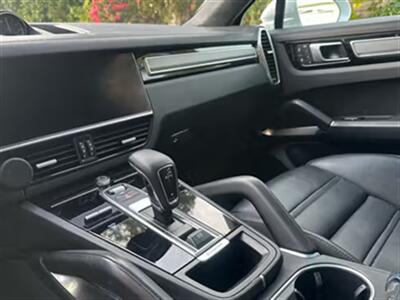 2023 Porsche Cayenne Turbo S E-Hybrid Coupe   - Photo 7 - North Hollywood, CA 91601