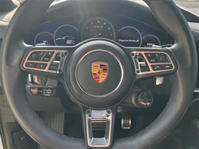 2023 Porsche Cayenne Turbo S E-Hybrid Coupe   - Photo 8 - North Hollywood, CA 91601