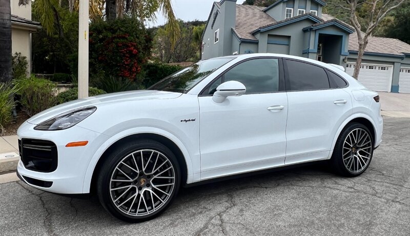2023 Porsche Cayenne Coup Turbo S E-Hybrid