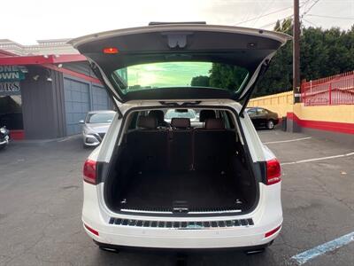 2012 Volkswagen Touareg VR6 Sport   - Photo 10 - North Hollywood, CA 91601