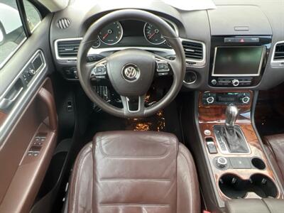 2012 Volkswagen Touareg VR6 Sport   - Photo 46 - North Hollywood, CA 91601