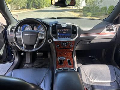 2014 Chrysler 300 Series   - Photo 13 - North Hollywood, CA 91601