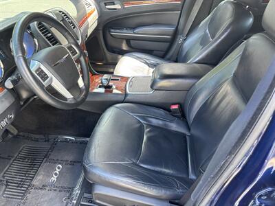 2014 Chrysler 300 Series   - Photo 10 - North Hollywood, CA 91601