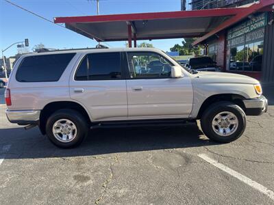 1999 Toyota 4Runner SR5   - Photo 6 - North Hollywood, CA 91601