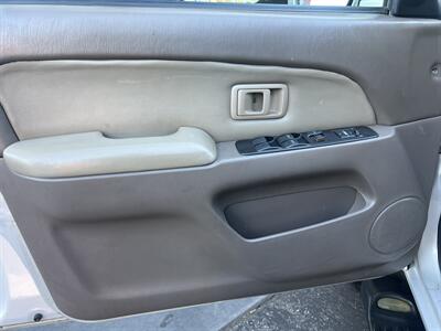 1999 Toyota 4Runner SR5   - Photo 17 - North Hollywood, CA 91601