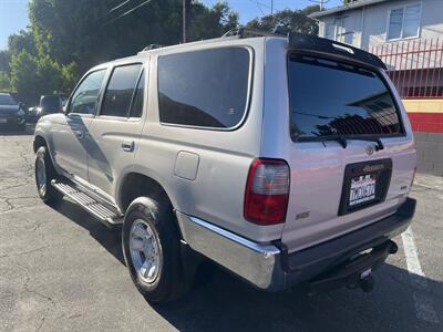 1999 Toyota 4Runner SR5   - Photo 5 - North Hollywood, CA 91601