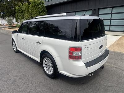 2011 Ford Flex SEL   - Photo 5 - North Hollywood, CA 91601
