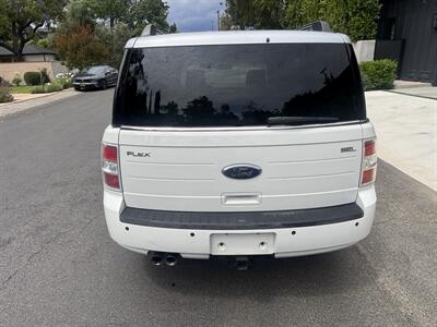 2011 Ford Flex SEL   - Photo 4 - North Hollywood, CA 91601