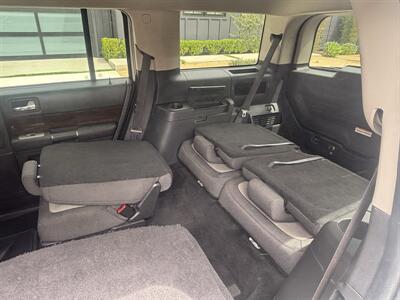 2011 Ford Flex SEL   - Photo 14 - North Hollywood, CA 91601