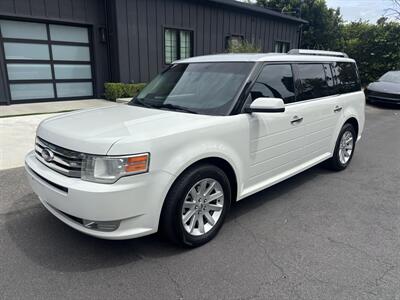 2011 Ford Flex SEL   - Photo 1 - North Hollywood, CA 91601
