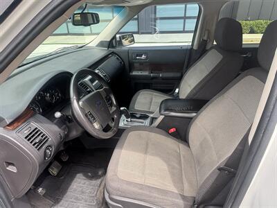 2011 Ford Flex SEL   - Photo 10 - North Hollywood, CA 91601