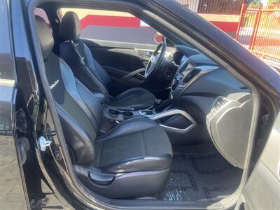 2016 Hyundai VELOSTER   - Photo 23 - North Hollywood, CA 91601