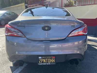 2014 Hyundai Genesis Coupe 2.0T R-Spec - Photo 4 - North Hollywood, CA 91601