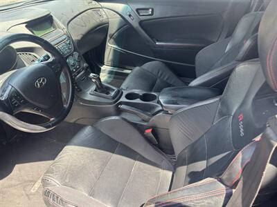 2014 Hyundai Genesis Coupe 2.0T R-Spec - Photo 4 - North Hollywood, CA 91601