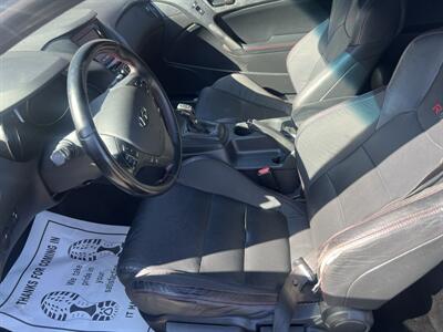 2014 Hyundai Genesis Coupe 2.0T R-Spec - Photo 7 - North Hollywood, CA 91601