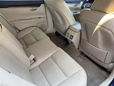 2015 Lexus ES 350   - Photo 4 - North Hollywood, CA 91601