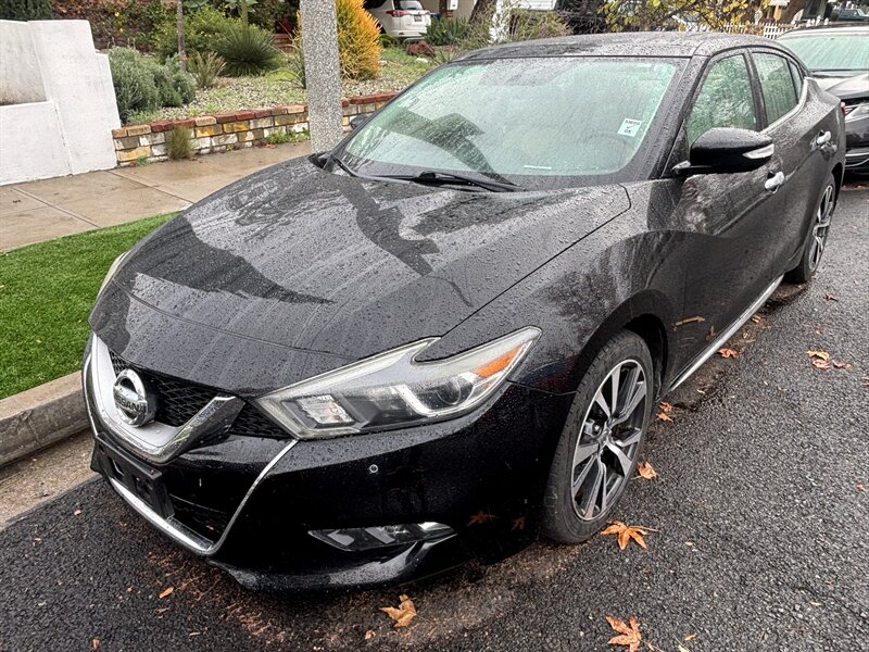 2017 Nissan Maxima SL's photo