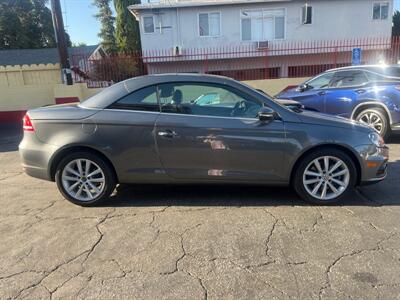 2012 Volkswagen Eos Komfort SULEV   - Photo 6 - North Hollywood, CA 91601