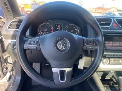 2012 Volkswagen Eos Komfort SULEV   - Photo 13 - North Hollywood, CA 91601