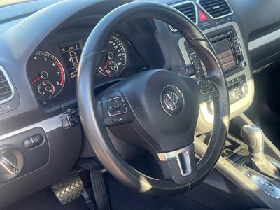 2012 Volkswagen Eos Komfort SULEV   - Photo 11 - North Hollywood, CA 91601