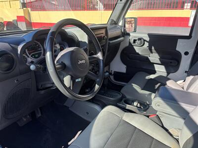 2010 Jeep Wrangler Rubicon - Photo 24 - North Hollywood, CA 91601