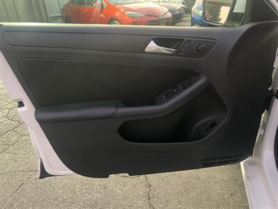 2014 Volkswagen Jetta SE PZEV - Photo 16 - North Hollywood, CA 91601