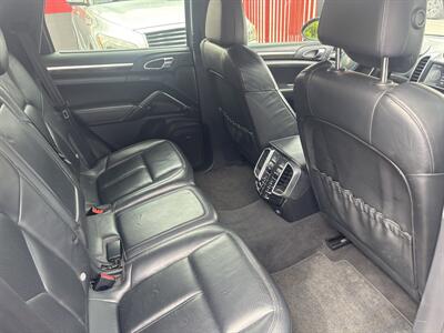 2011 Porsche Cayenne Turbo   - Photo 13 - North Hollywood, CA 91601