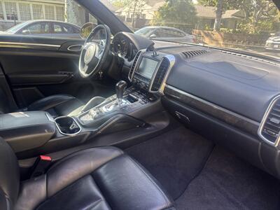 2011 Porsche Cayenne Turbo   - Photo 7 - North Hollywood, CA 91601
