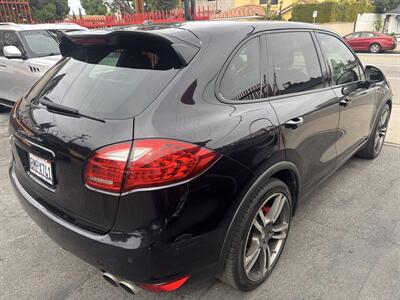 2011 Porsche Cayenne Turbo   - Photo 6 - North Hollywood, CA 91601