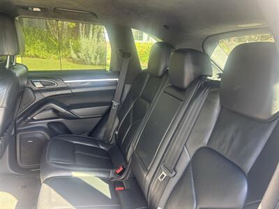 2011 Porsche Cayenne Turbo   - Photo 11 - North Hollywood, CA 91601