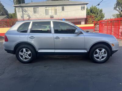 2004 Porsche Cayenne S   - Photo 6 - North Hollywood, CA 91601