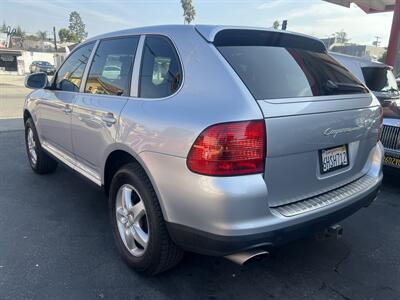 2004 Porsche Cayenne S   - Photo 5 - North Hollywood, CA 91601