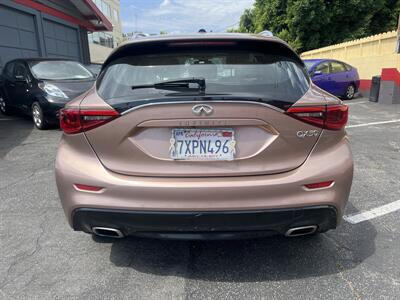 2017 INFINITI QX30 Premium   - Photo 8 - North Hollywood, CA 91601